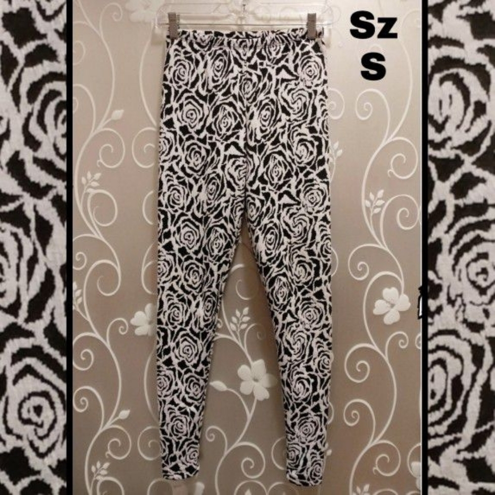 WOMENS BLACK & WHITE ROSES LEGGINGS SIZE S
